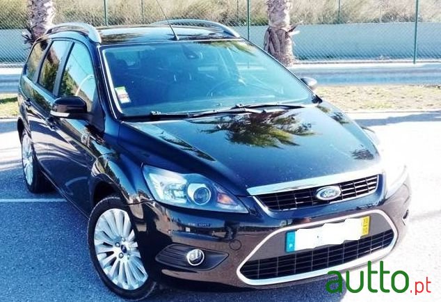 2010' Ford Focus Sw photo #2