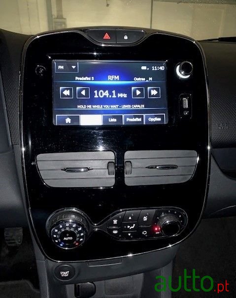 2015' Renault Clio photo #6