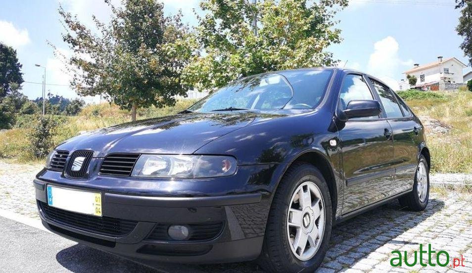 2001' SEAT Leon photo #2