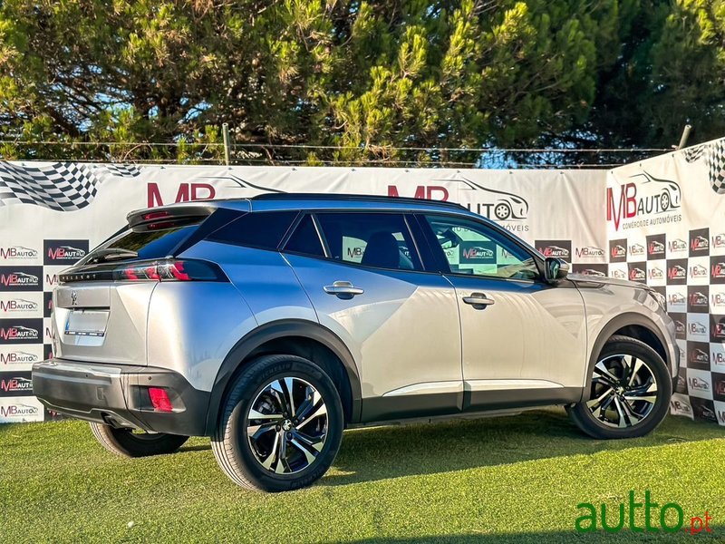 2021' Peugeot 2008 photo #6