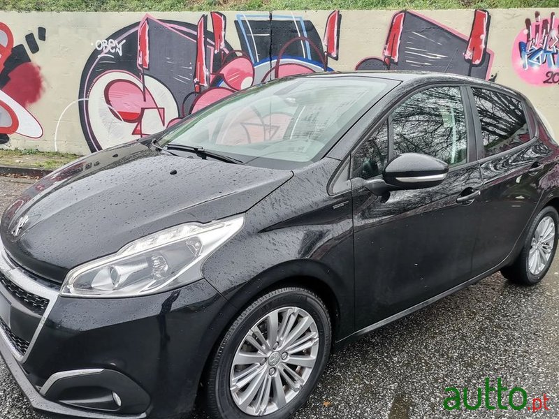 2019' Peugeot 208 photo #6