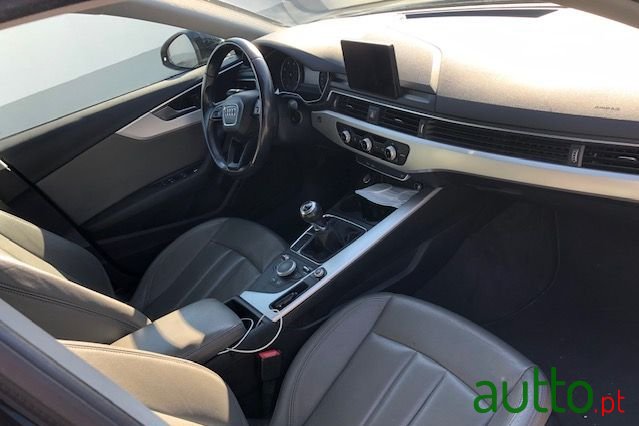 2016' Audi A4 Avant photo #3