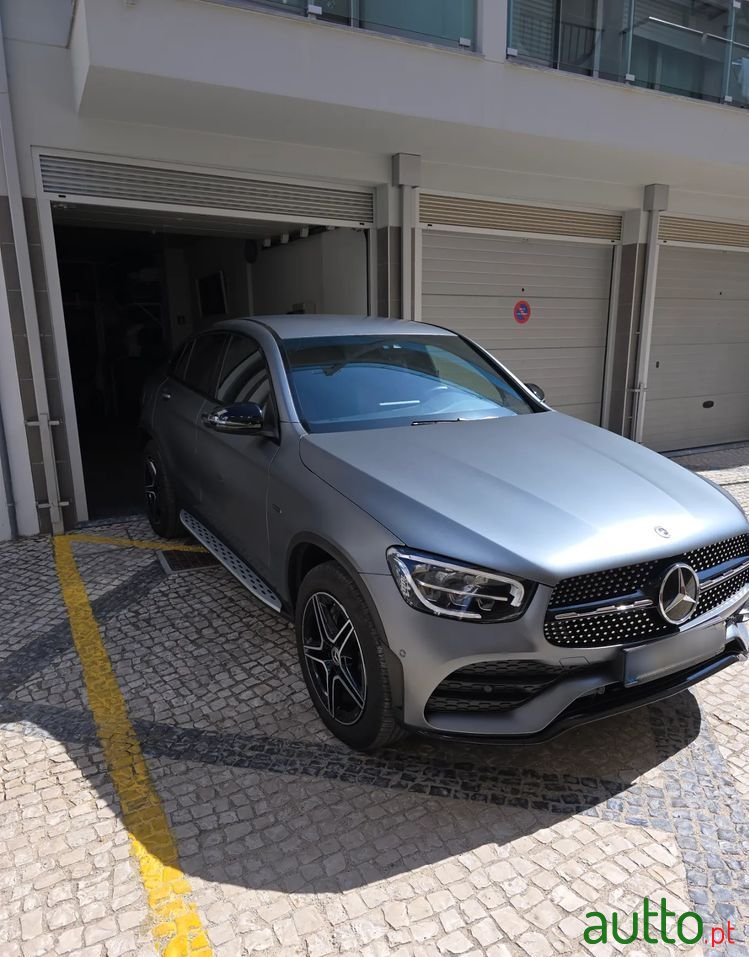 2020' Mercedes-Benz Classe Glc E Coupé 4Matic photo #2