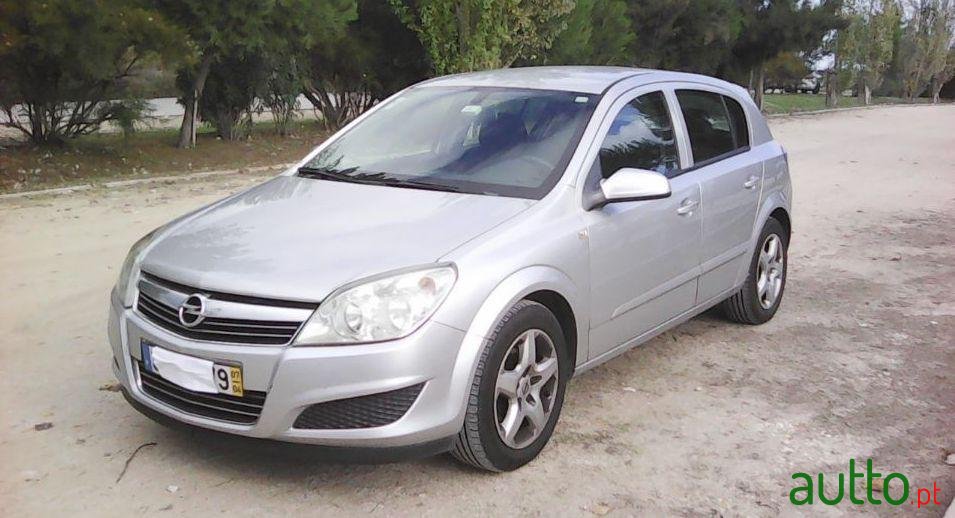 2007' Opel Astra 1.3 Cdti photo #1