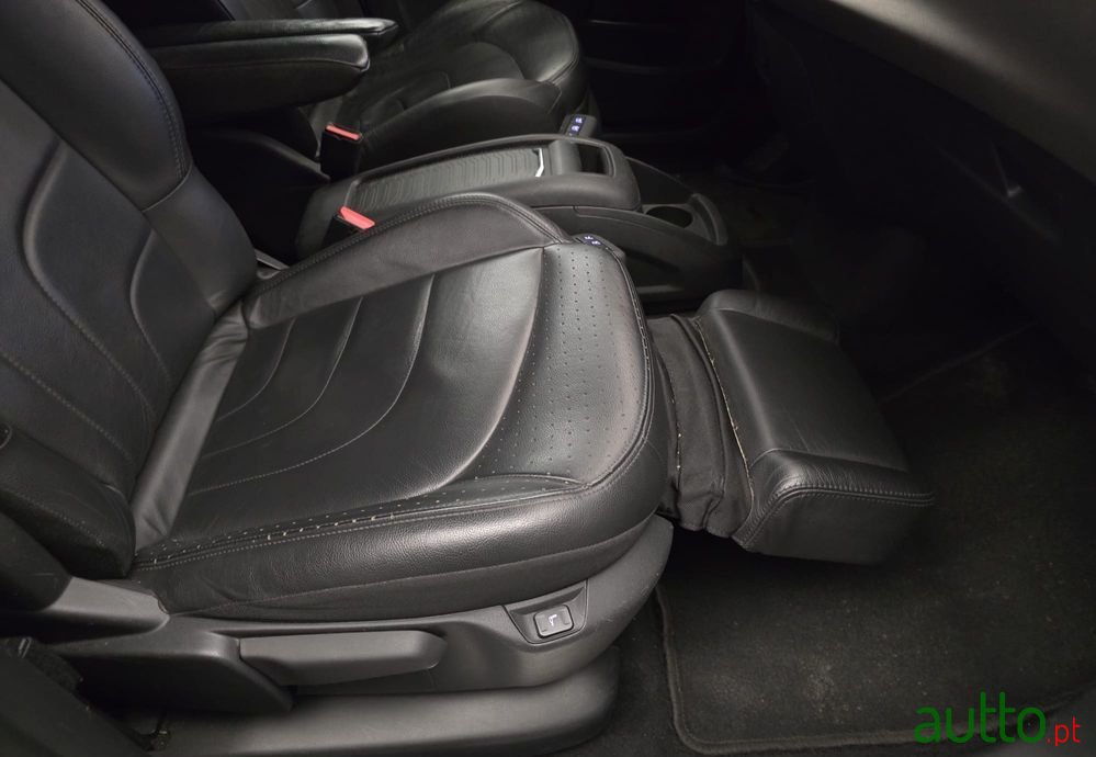 2018' Citroen C4 Grand Picasso photo #5