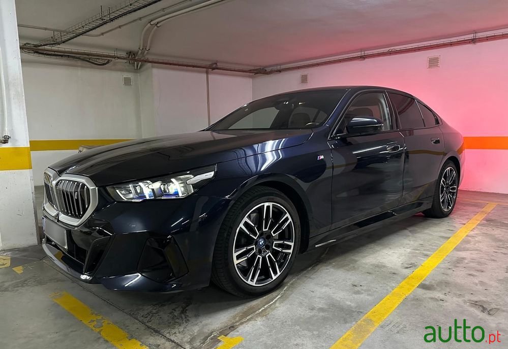 2023' BMW Série I photo #1