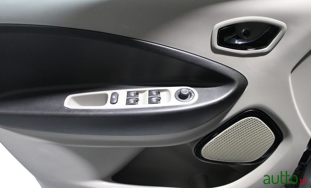 2013' Renault Zoe photo #4