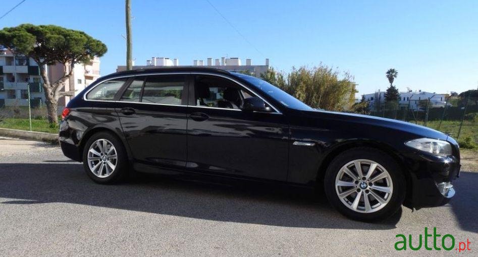 2011' BMW 520 D photo #2