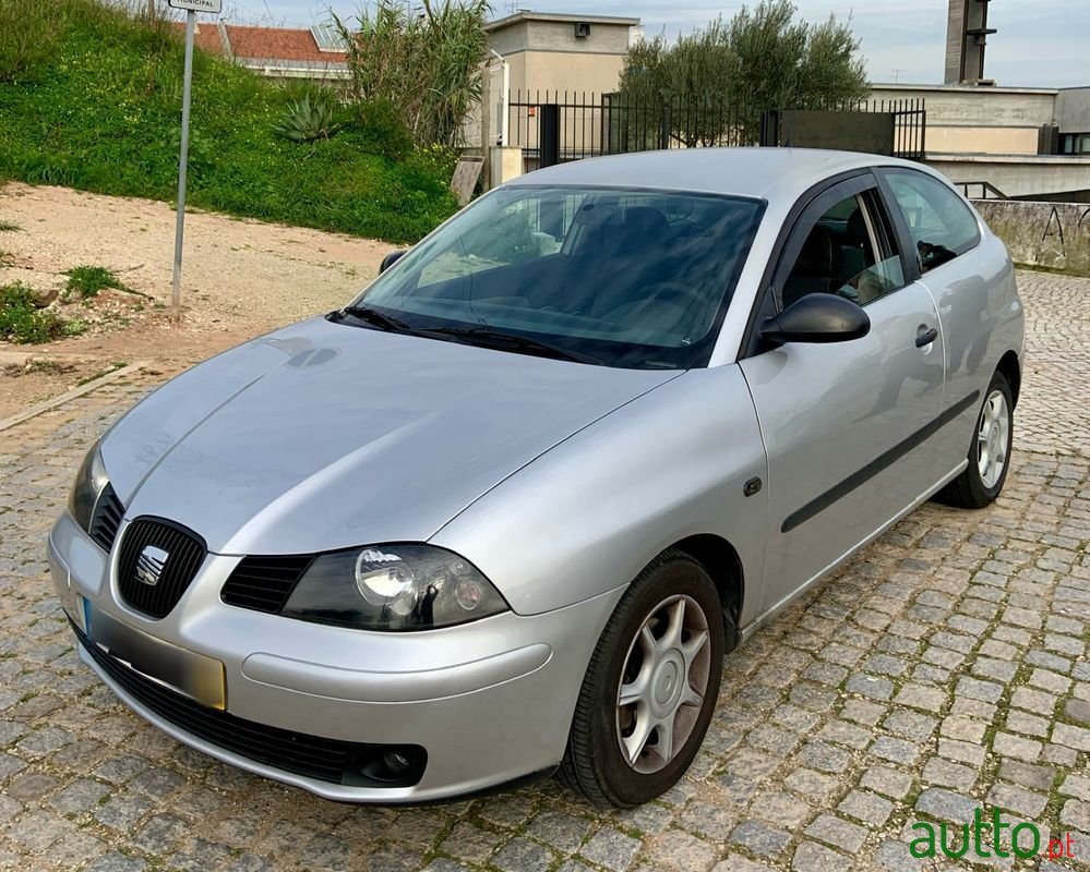2002' SEAT Ibiza photo #1