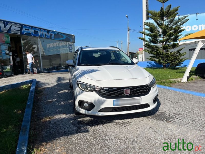 2020' Fiat Tipo Station Wagon photo #4