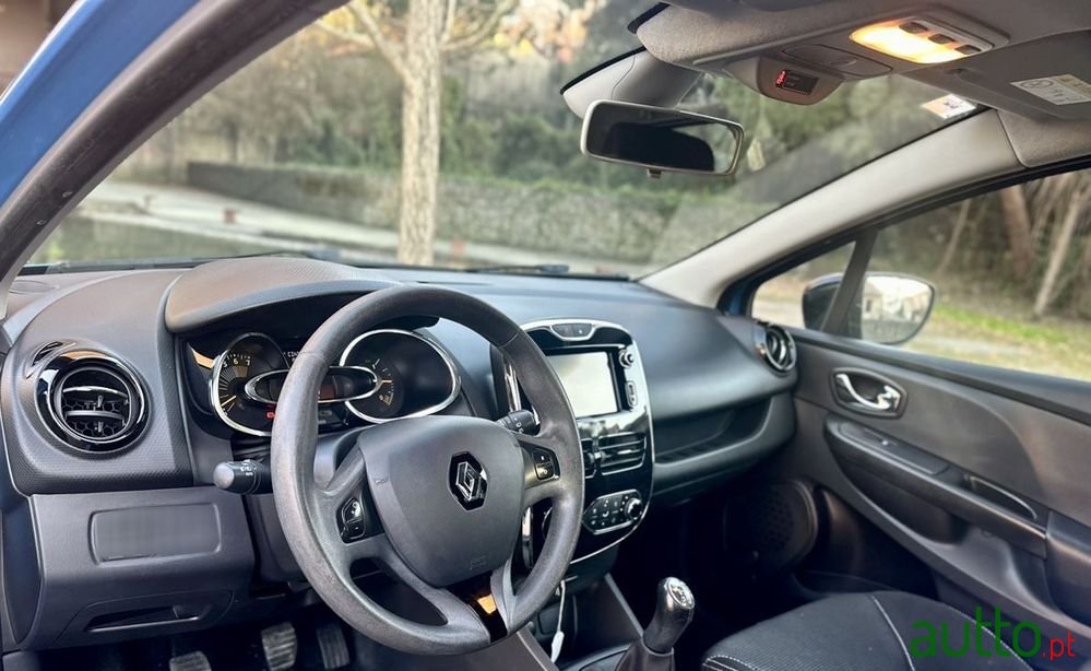 2013' Renault Clio photo #3