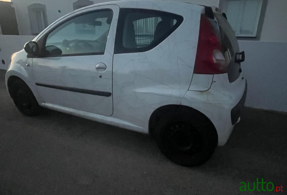 2008' Peugeot 107 1.4 Hdi Trendy photo #3