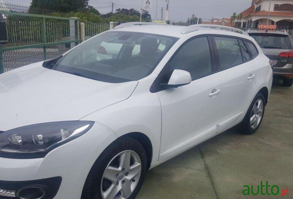 2015' Renault Megane Sport Tourer photo #2