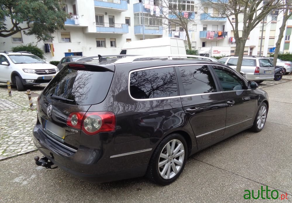 2009' Volkswagen Passat Variant photo #5