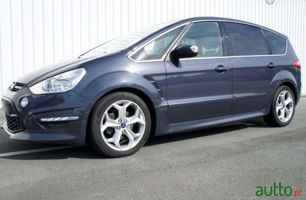 2013' Ford S-Max 2.0 TDCi Titanium S 7L 139g photo #2