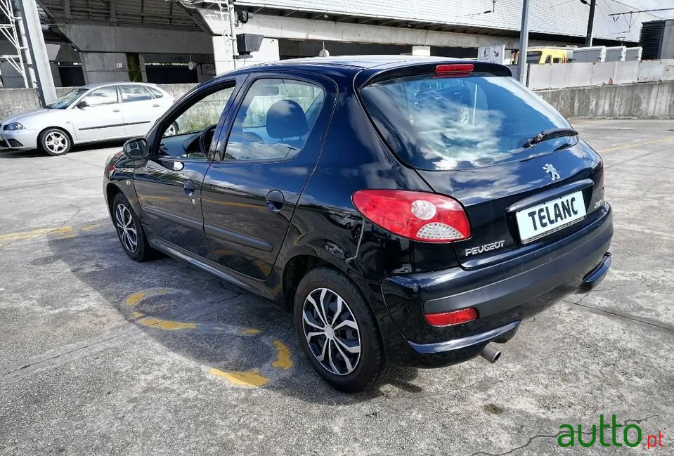 2010' Peugeot 206 photo #5