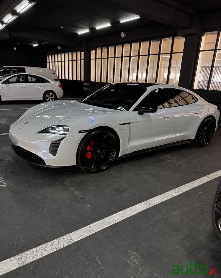 2022' Porsche Taycan Gts photo #3