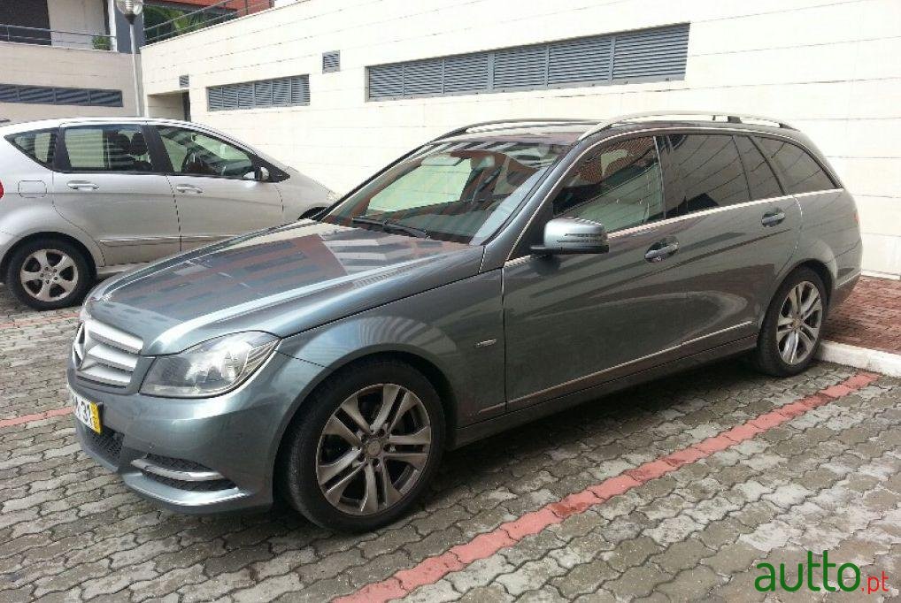 2012' Mercedes-Benz 200 CDi Avantgarde BE photo #2