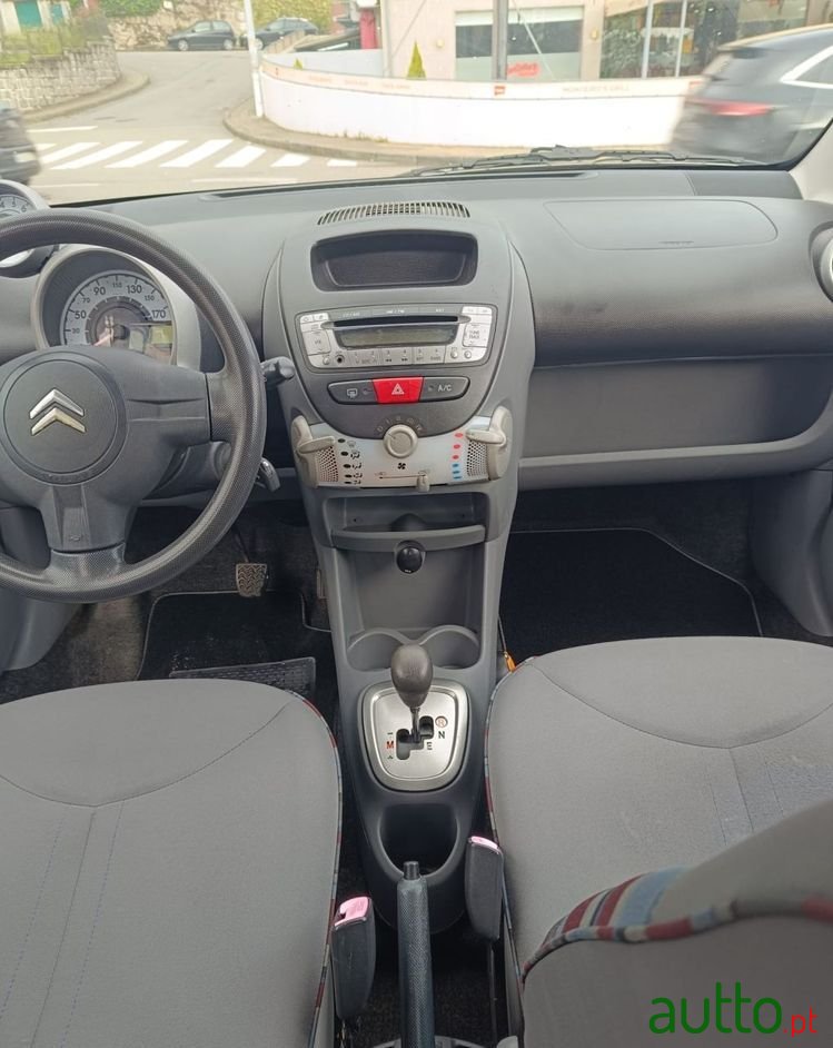 2010' Citroen C1 1.0 Vti Shine Etg photo #5