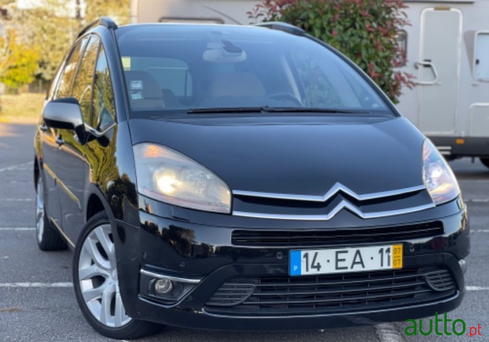 2007' Citroen C4 Grand Picasso photo #2