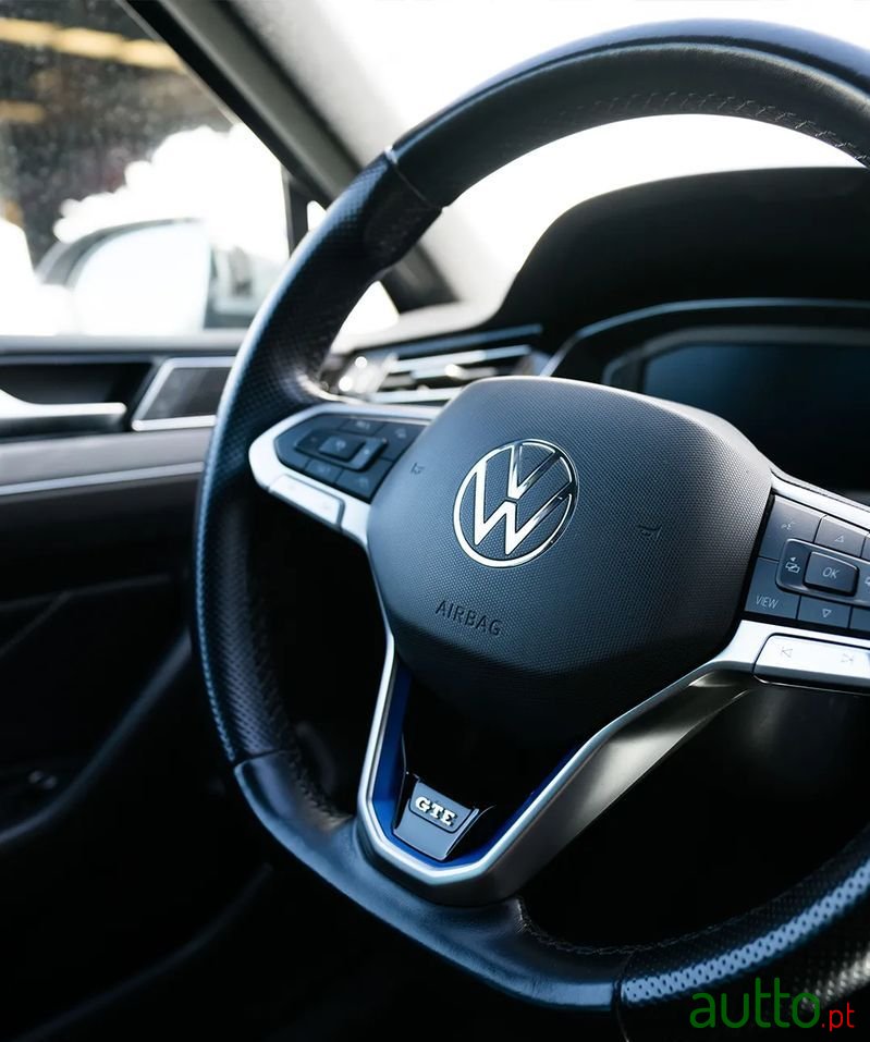 2021' Volkswagen Passat Variant photo #6