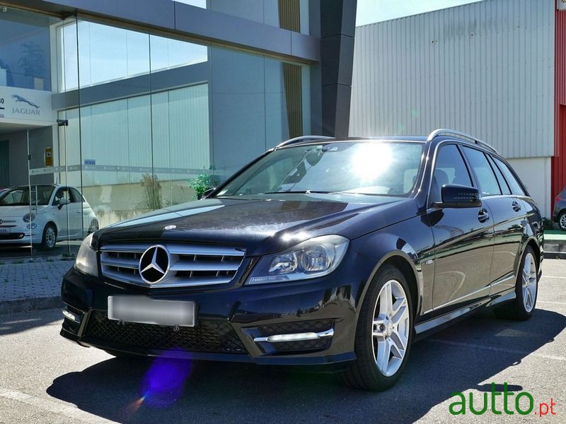2011' Mercedes-Benz Classe C photo #1