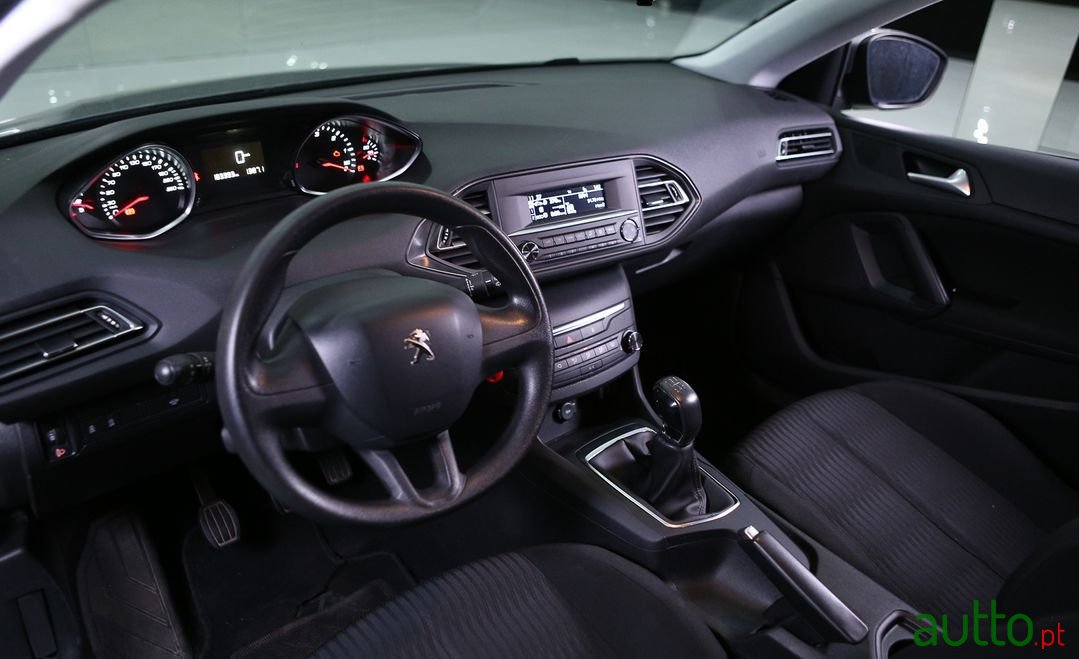 2018' Peugeot 308 Sw photo #6