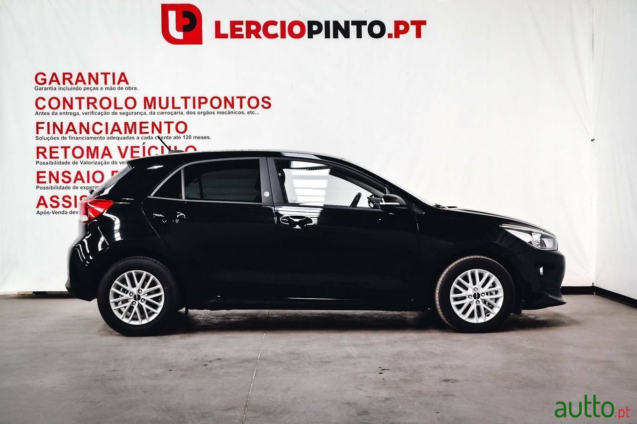 2022' Kia Rio photo #6
