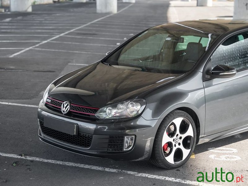 2011' Volkswagen Golf photo #3