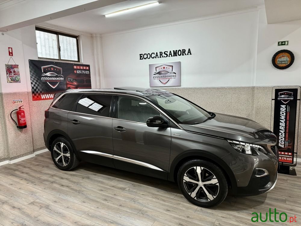 2018' Peugeot 5008 photo #1