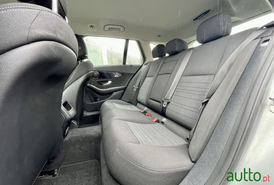 2015' Mercedes-Benz C-200 photo #5