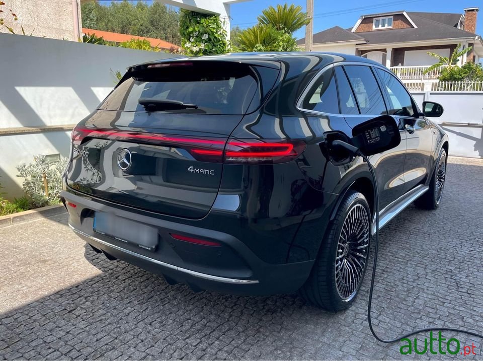 2009' Mercedes-Benz EQC photo #2