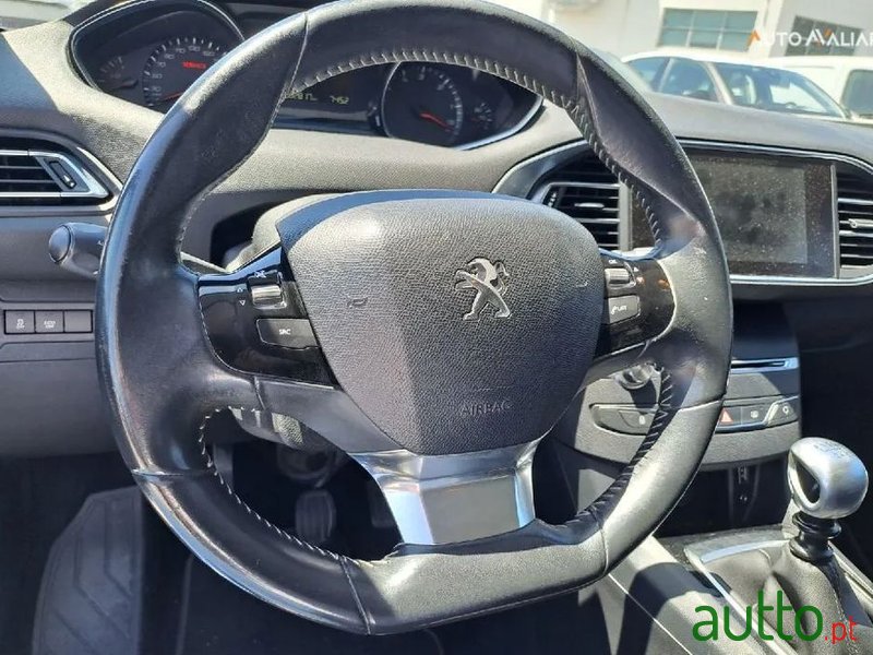 2014' Peugeot 308 Sw photo #3