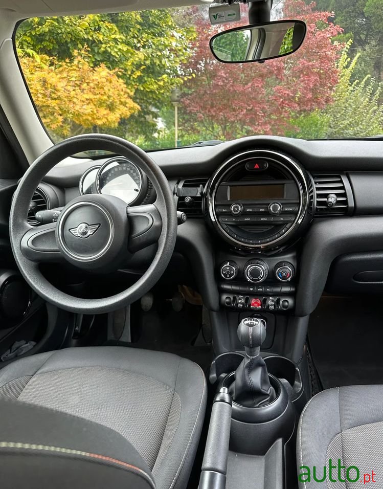 2016' MINI One Standard photo #6