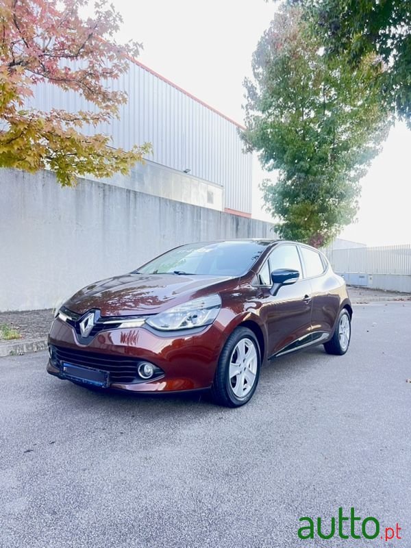 2013' Renault Clio photo #5