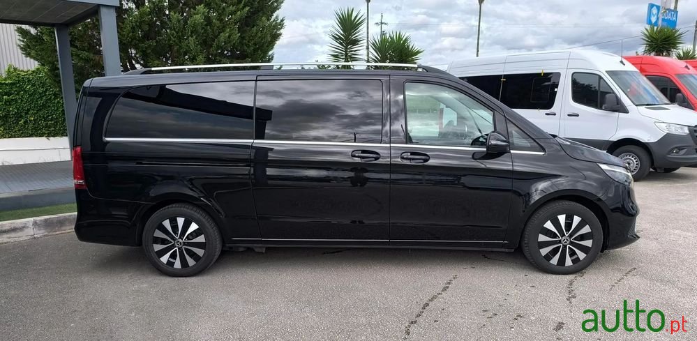 2023' Mercedes-Benz Classe V photo #3