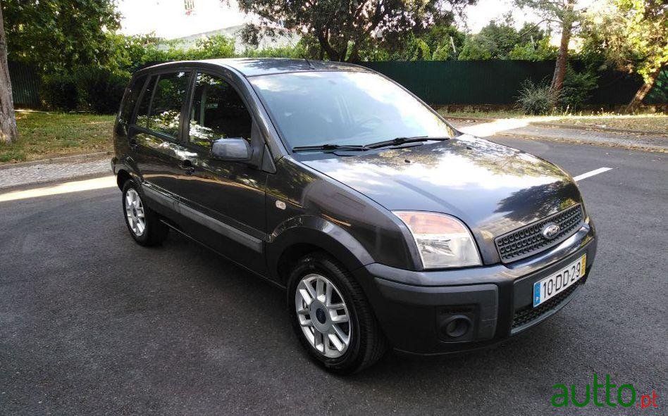 2007' Ford Fusion photo #3