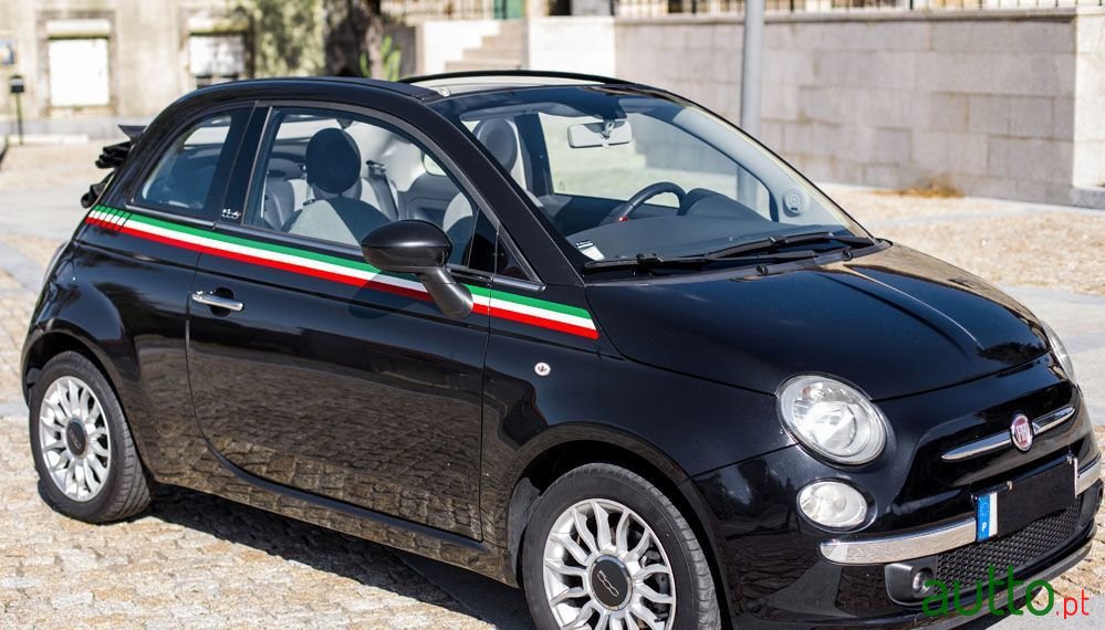 2011' Fiat 500C photo #2