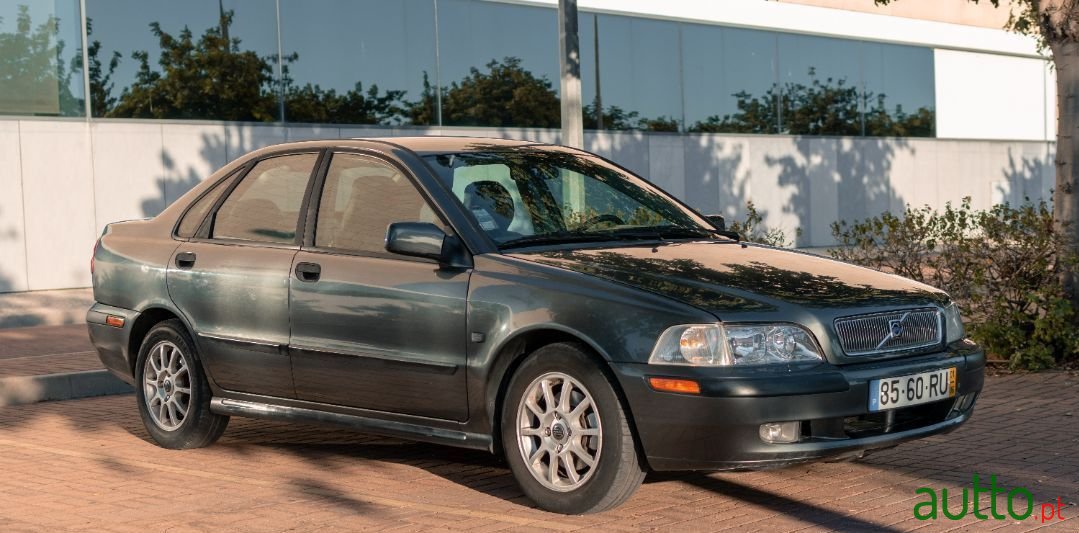 2001' Volvo S40 photo #5