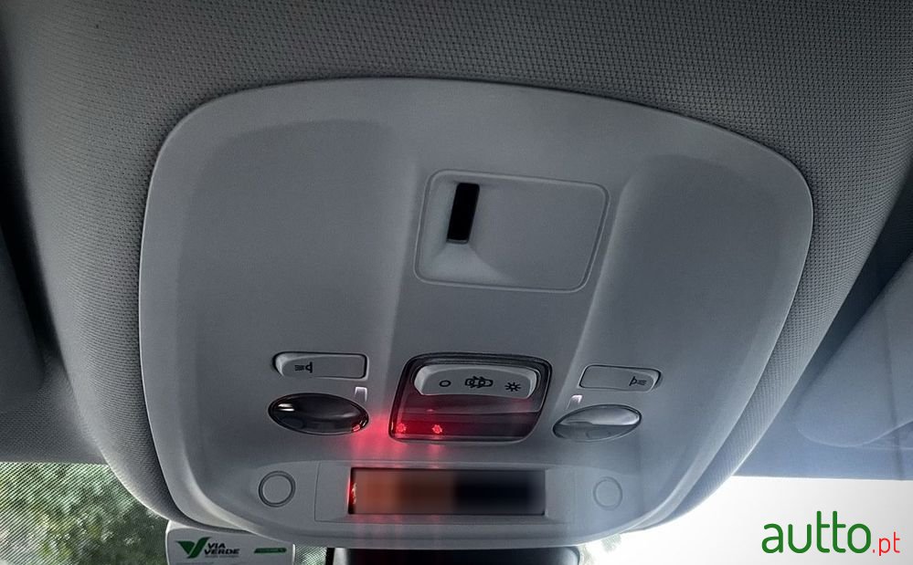 2015' Peugeot 308 photo #5