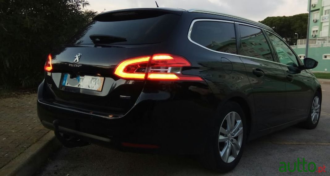 2015' Peugeot 308 Sw photo #2