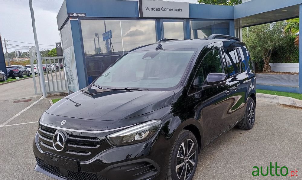 2023' Mercedes-Benz Eqt 200 photo #1