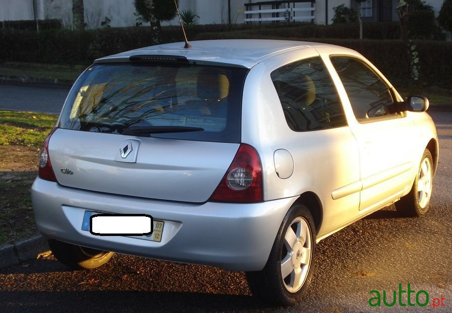 2007' Renault Clio photo #2