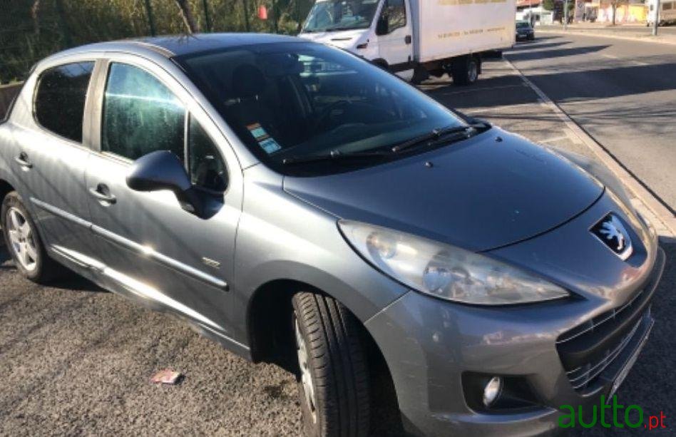 2011' Peugeot 207 Sportium 1.4 Hdi photo #5