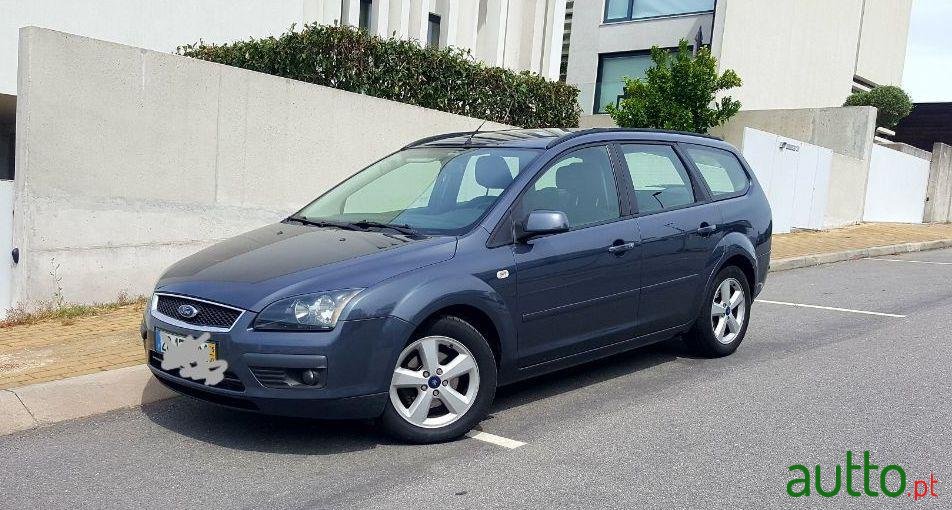 2005' Ford Focus Sw photo #1