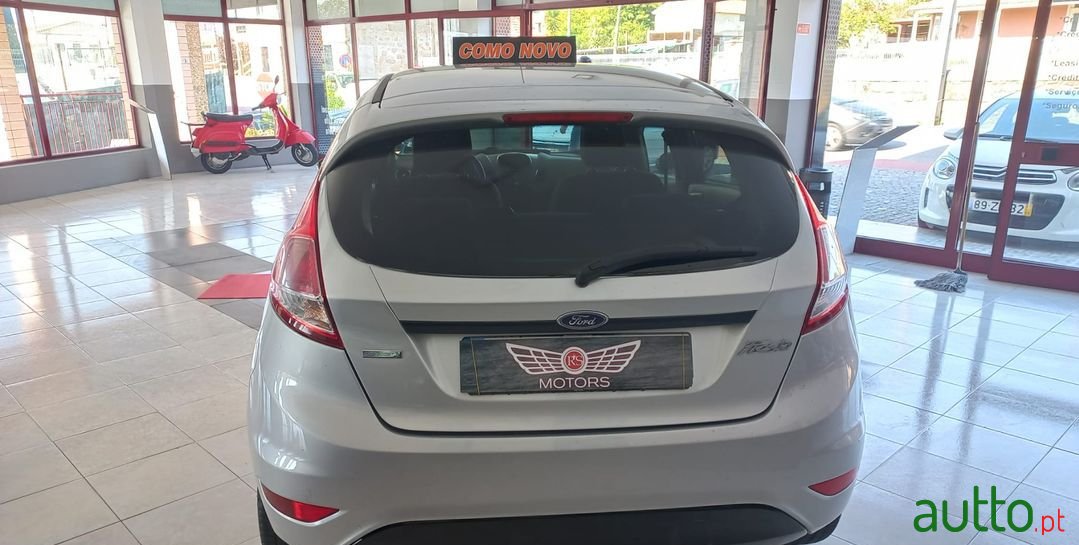 2016' Ford Fiesta photo #6