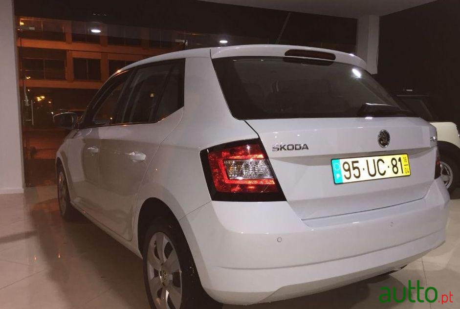 2016' Skoda Fabia 1.2 Tsi Ambition photo #2