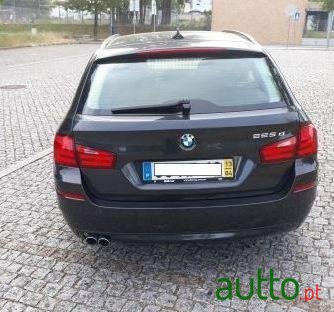 2013' BMW 525 photo #1