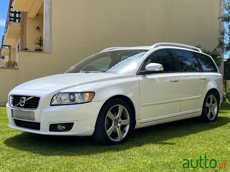 2012' Volvo V50 photo #1