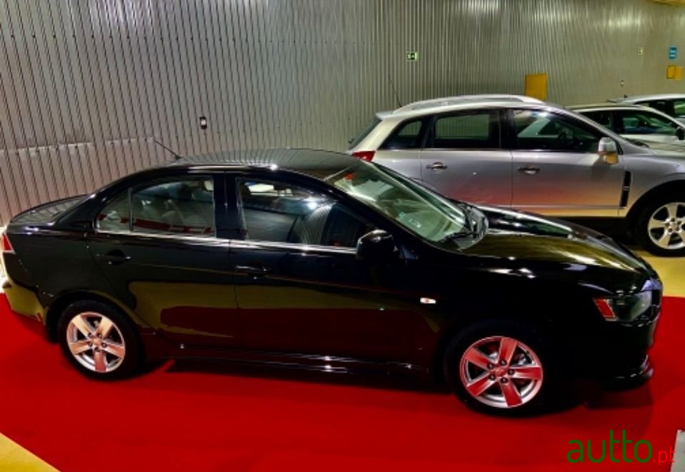 2010' Mitsubishi Lancer photo #4